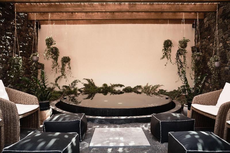 Istoria, A Member Of Design Hotels Периволос Екстериор снимка